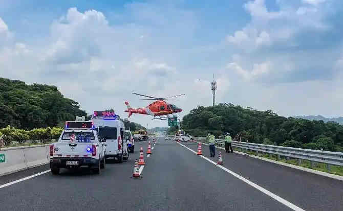 宣恩高速公路汽车救援案例